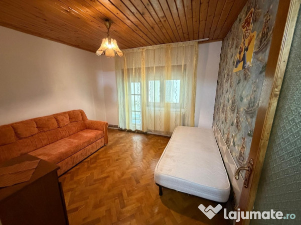 Apartament 3 camere zona Micalaca 300