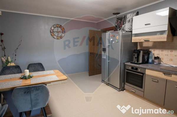 Casă / Vilă cu 5 camere de vânzare 