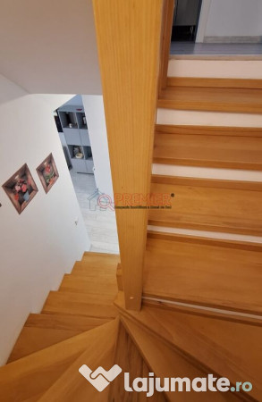 Casă înșiruită P+1+M - 4 camere - 2 terase - curte 