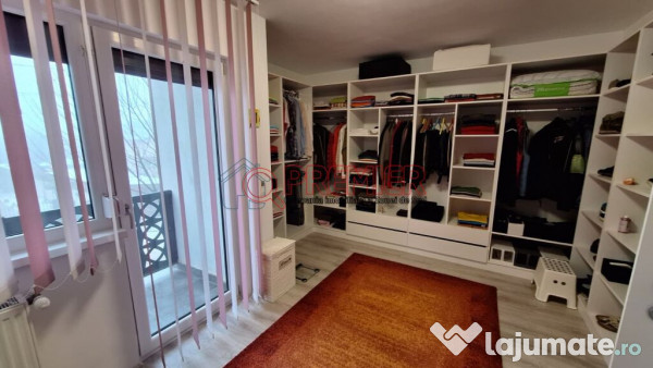 Casă înșiruită P+1+M - 4 camere - 2 terase - curte 