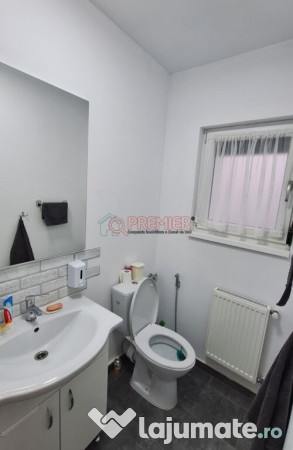 Casă înșiruită P+1+M - 4 camere - 2 terase - curte 