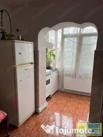 Anda, decomandat, 2 camere, etaj 3, gaze, vanzari Constanta 