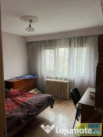 Anda, decomandat, 2 camere, etaj 3, gaze, vanzari Constanta 