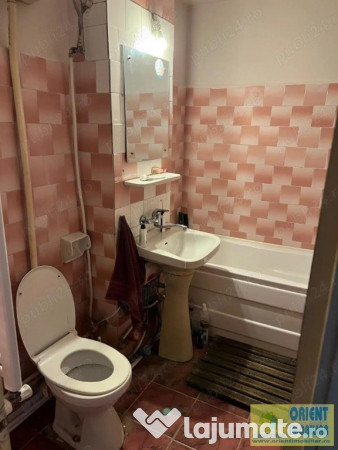 Anda, decomandat, 2 camere, etaj 3, gaze, vanzari Constanta 