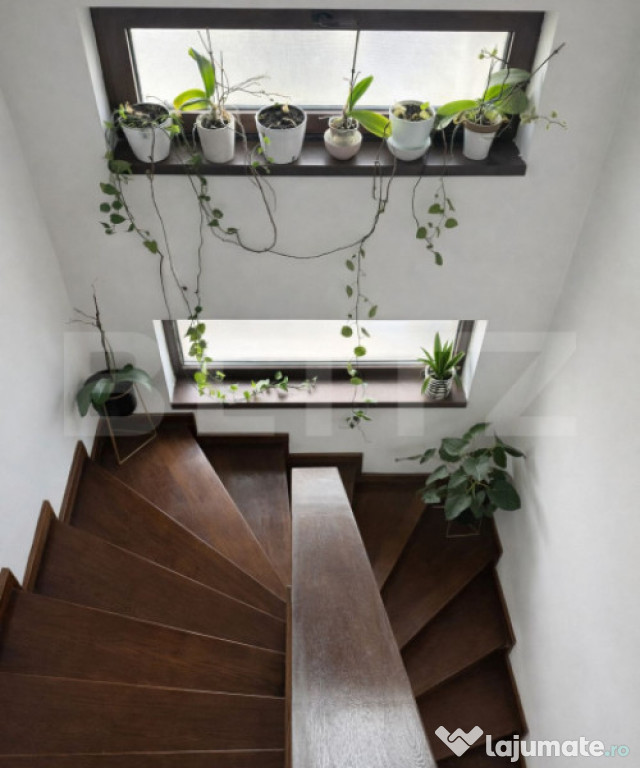 Acasa, nu doar o casa-4 camere, 2 locuri de parcare 