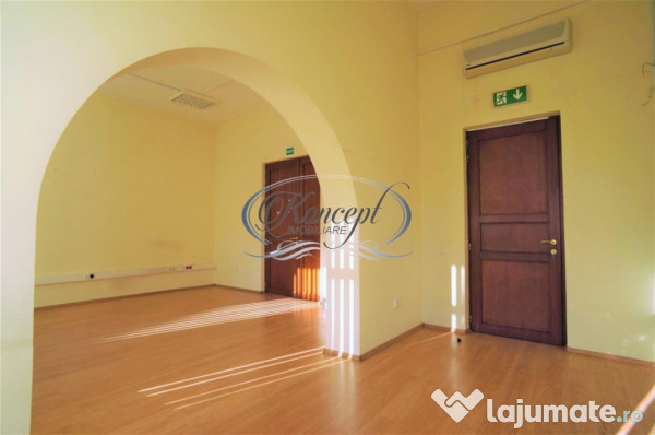 Vila interbelica in Piata Muzeului 