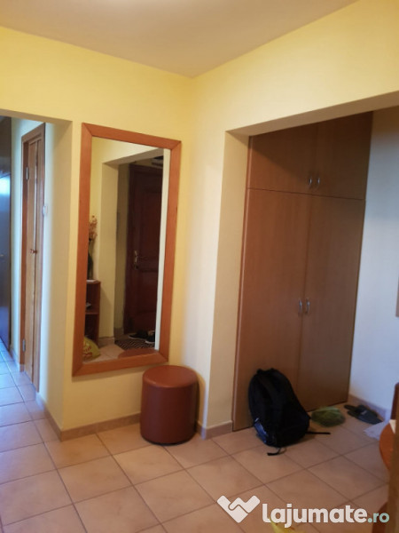 Apartament cu 3 camere in zona CIRESICA 