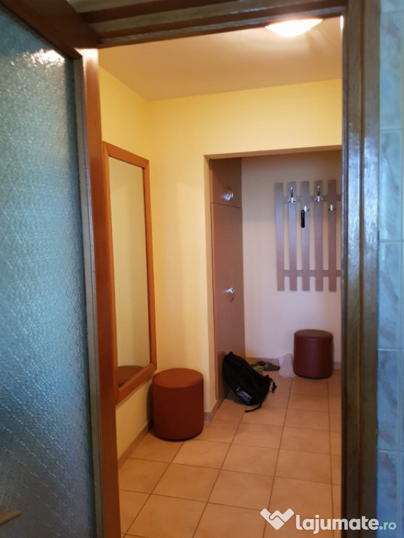 Apartament cu 3 camere in zona CIRESICA 