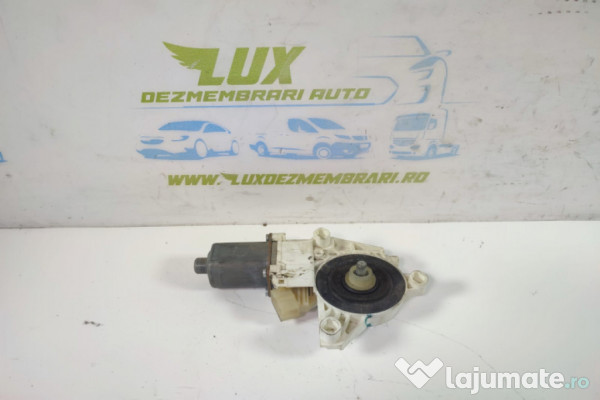 Motoras macara geam dreapta fata 0130822272 Mercedes-Benz R-