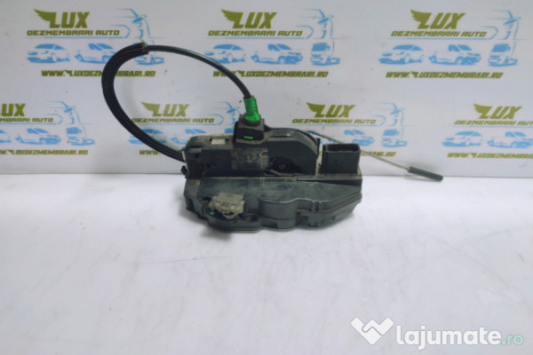Broasca incuietoare usa stanga spate 3023803 Opel Astra J [2009 - 2012