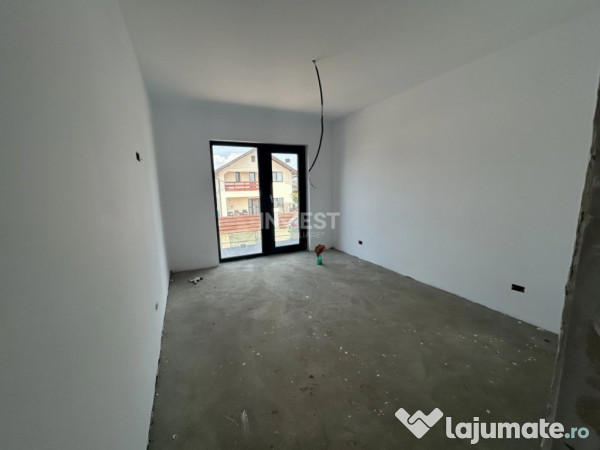 Casa de vanzare cu 4 camere, situata intre case, zona Popas