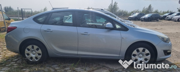 OPEL ASTRA J 2015, BENZINA cu 150.000 km rulati 