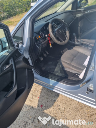 OPEL ASTRA J 2015, BENZINA cu 150.000 km rulati 