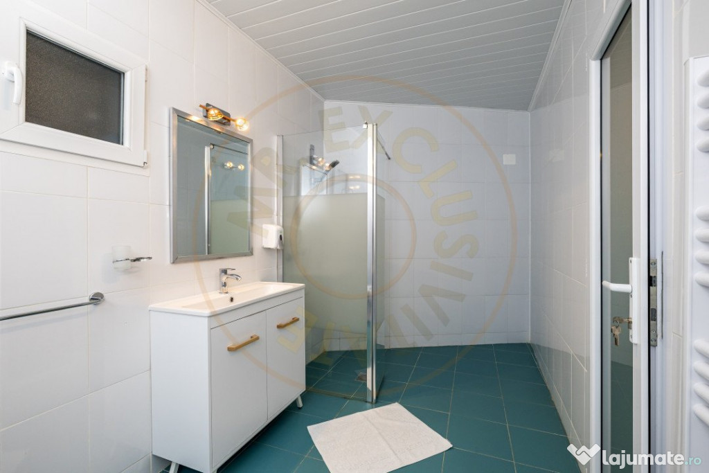 Motel, camping, piscina si lacuri de pescuit pe un teren de 