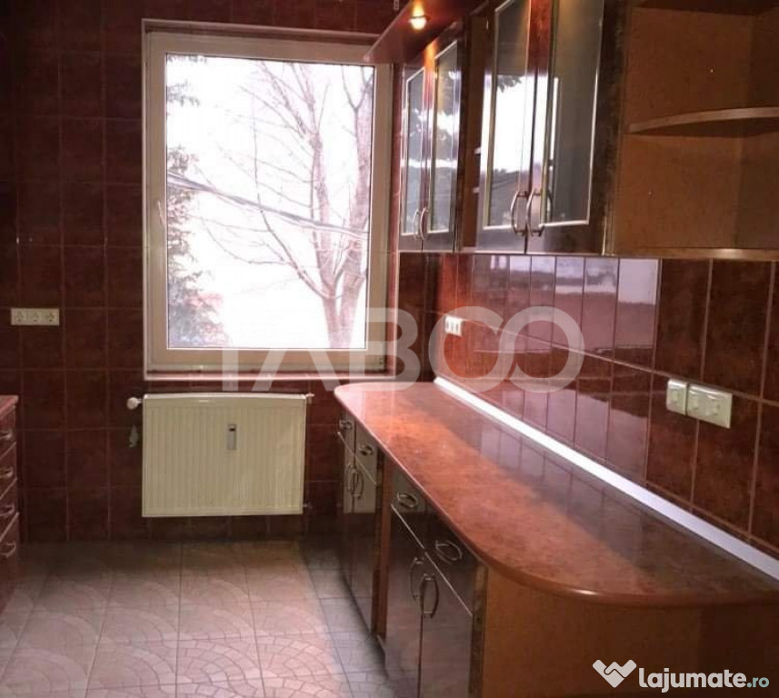 Spatiu de birouri decomandat 4 incaperi generoase zona Terez 