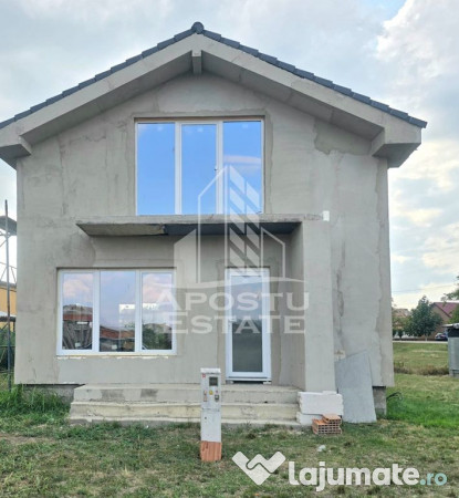 Vila, la rosu, de vanzare, in Sofronea, jud. Arad.