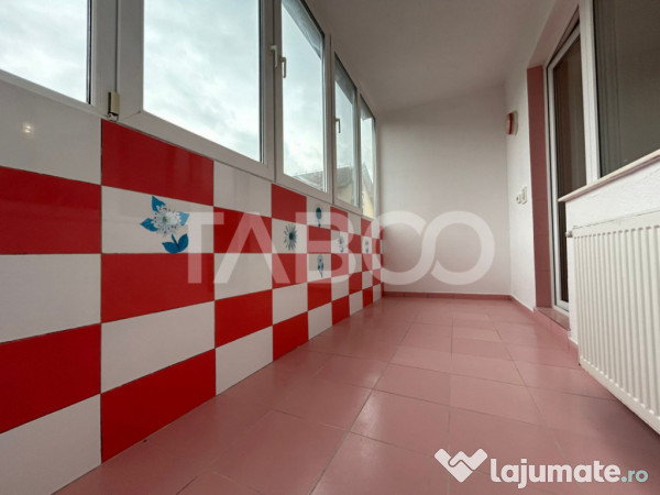Garsoniera de vanzare etaj intermediar 45 mpu balcon Sibiu 
