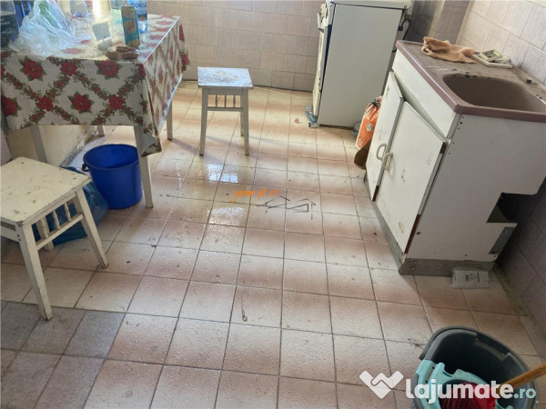 Apartament 3 camere , cartier Sud, decomandat,70 mp 