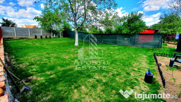 Apartament pe 4 camere, renovat complet la curte comuna i... 