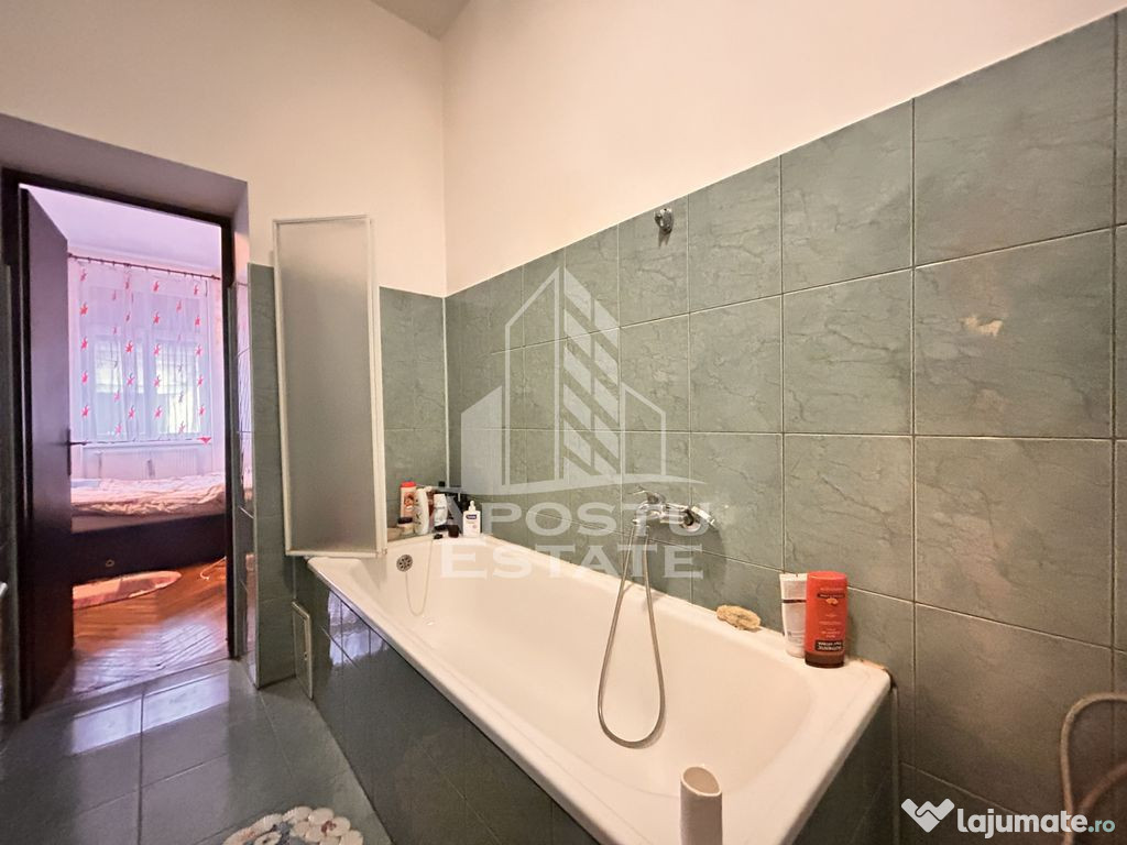 Apartament spațios 4 camere, 2 băi, parteer inalt în P... 