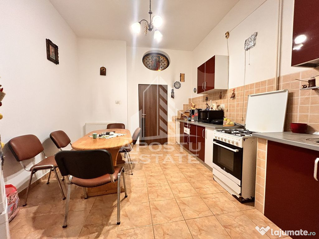 Apartament spațios 4 camere, 2 băi, parteer inalt în P... 