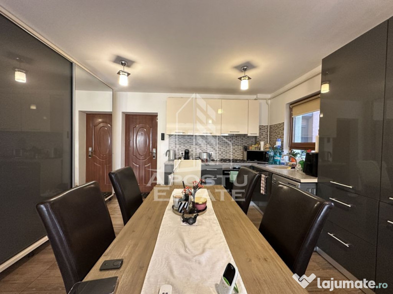 Apartament cu 3 camere și 2 băi în Giroc la asfalt. 