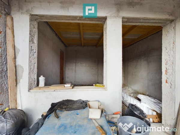 Casă cu 4 camere + anexe în Șofronea