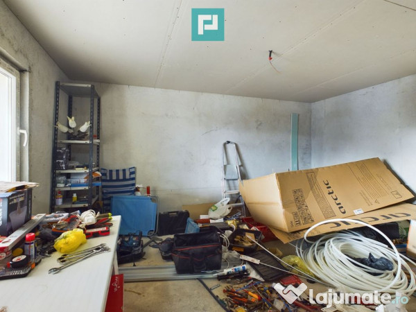 Casă cu 4 camere + anexe în Șofronea