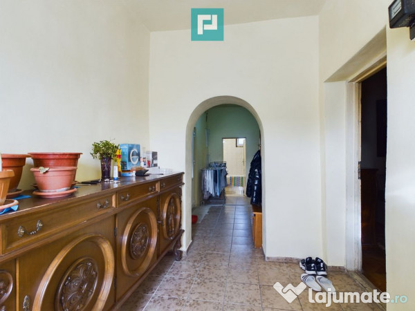 Casă cu 4 camere + anexe în Șofronea