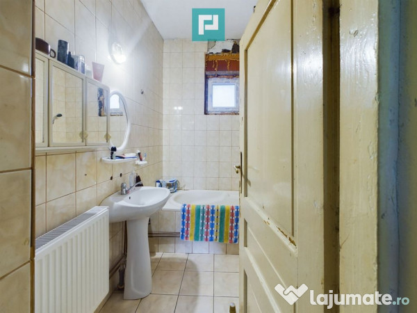 Casă cu 4 camere + anexe în Șofronea