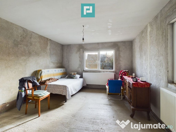 Casă cu 4 camere + anexe în Șofronea