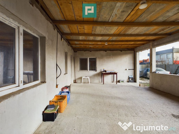 Casă cu 4 camere + anexe în Șofronea