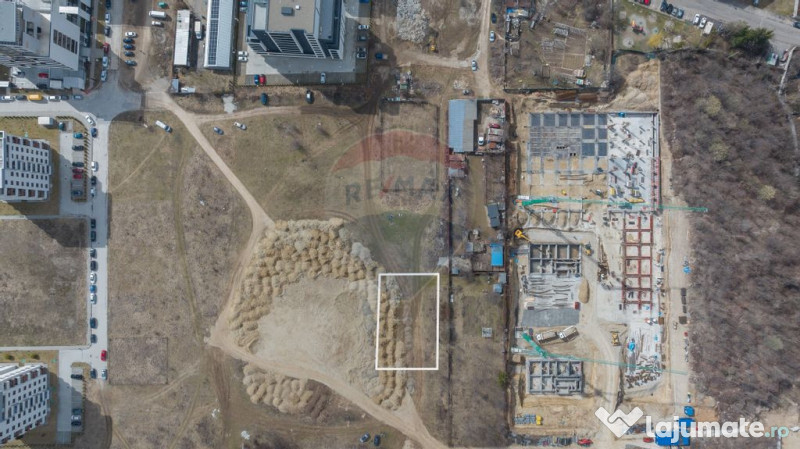 Teren intravilan de vânzare în Noua, str. Nucului – I...