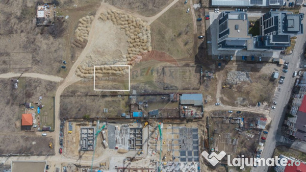 Teren intravilan de vânzare în Noua, str. Nucului – I...