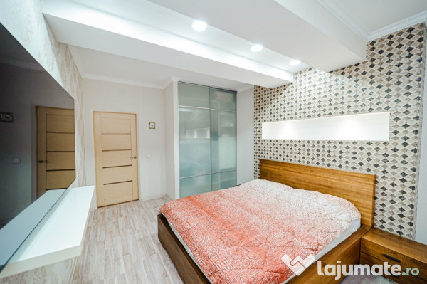 Apartament cu 3 camere de vanzare 