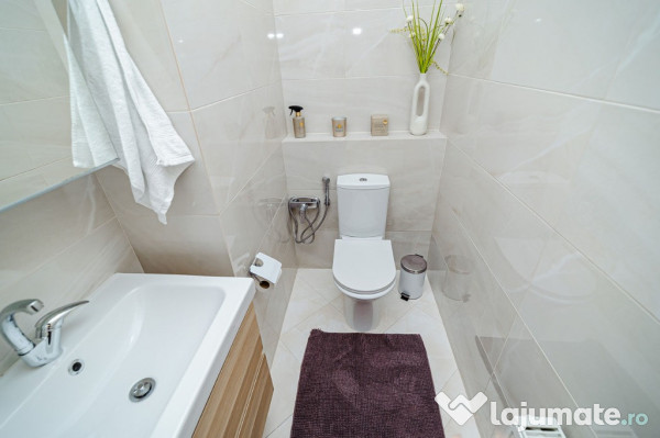 Apartament cu 3 camere de vanzare 