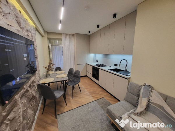 Va propunem spre inchiriere un apartament situat in zona Carierei 