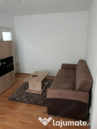 Se inchiriaza apartament in zona Racadau 