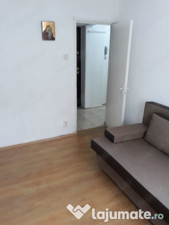Se inchiriaza apartament in zona Racadau 