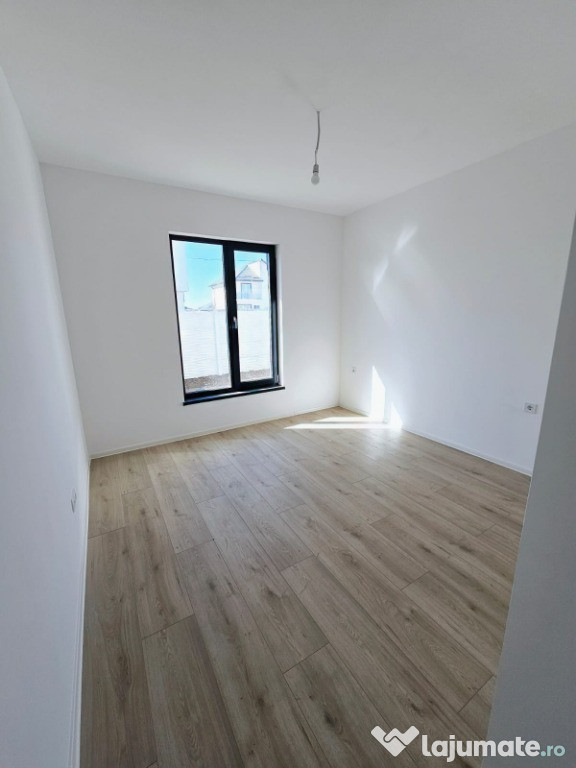 Casa individuala 4 CAMERE/700 M de Blv./Com.Berceni/COMISION 0 %