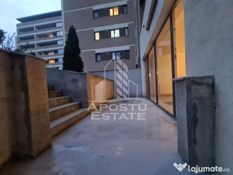 SAD, demisol, 2 locuri de parcare, in zona Aradului 