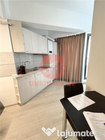 Studio Modern in Solid Residence Butoaie cu Vedere Superba l