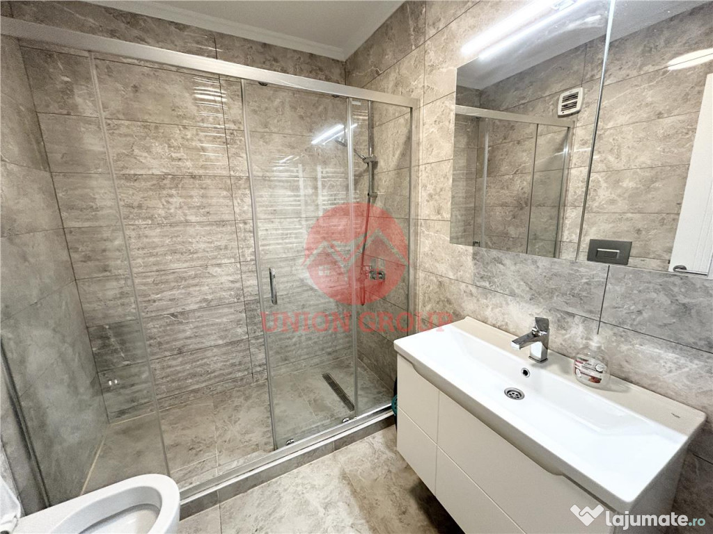 Studio Modern in Solid Residence Butoaie cu Vedere Superba l