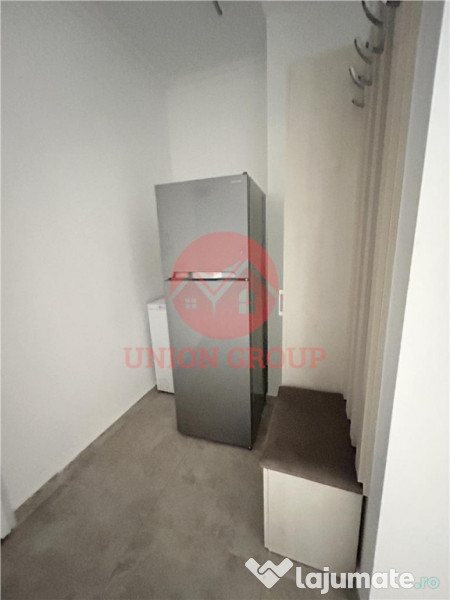 Studio Modern in Solid Residence Butoaie cu Vedere Superba l