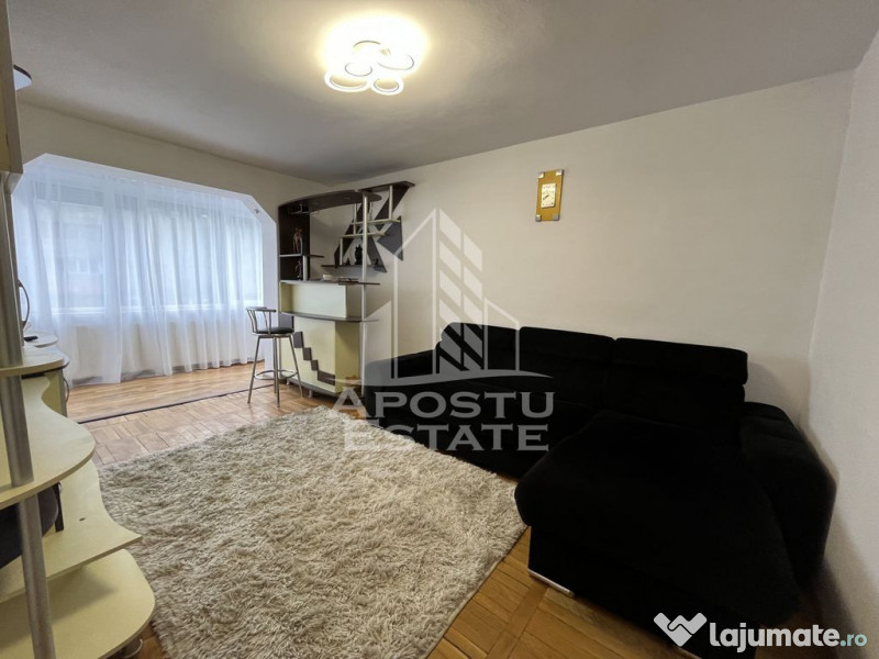 Apartament cu 3 camere, decomandat, etajul 1, zona Sagului