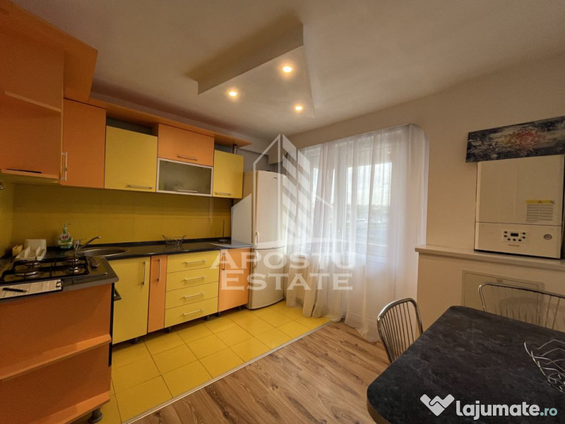 Apartament cu 3 camere, decomandat, etajul 1, zona Sagului