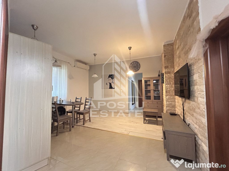 Apartament 3 camere open space, renovat, cu garaj in zona...