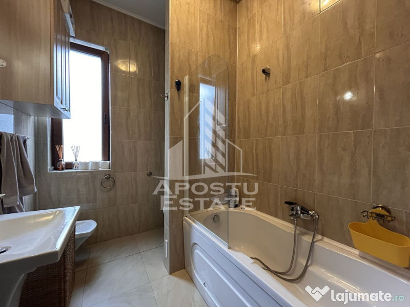 Apartament 3 camere open space, renovat, cu garaj in zona...