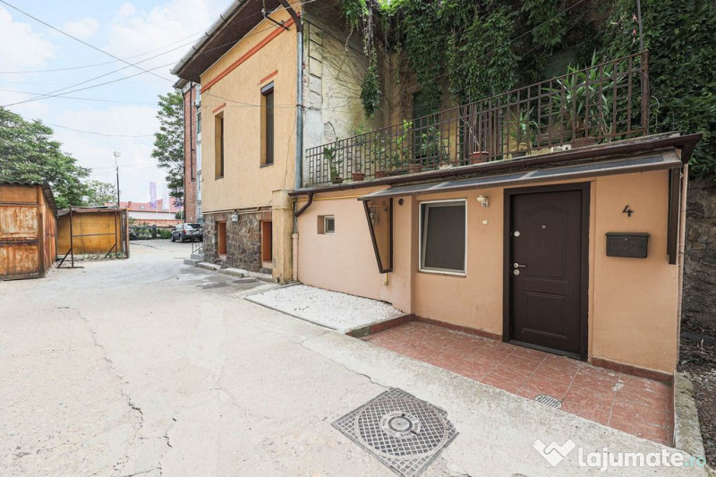 Apartament 95 mp pe Iuliu Maniu la casă, curte proprie i... 