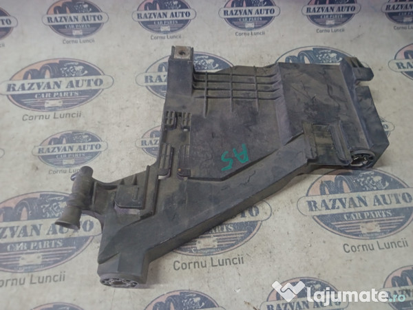 Suport far stanga Audi A5 2.0 Motorina 2012